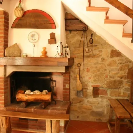 Montecchio Sleeps 6 Casa vacanze Castiglion Fiorentino